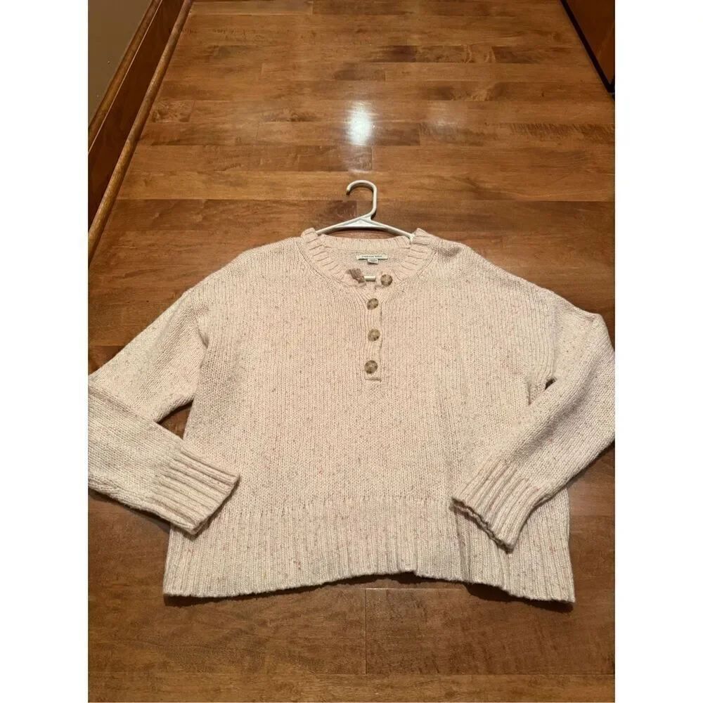 Woman’s American Eagle sweater